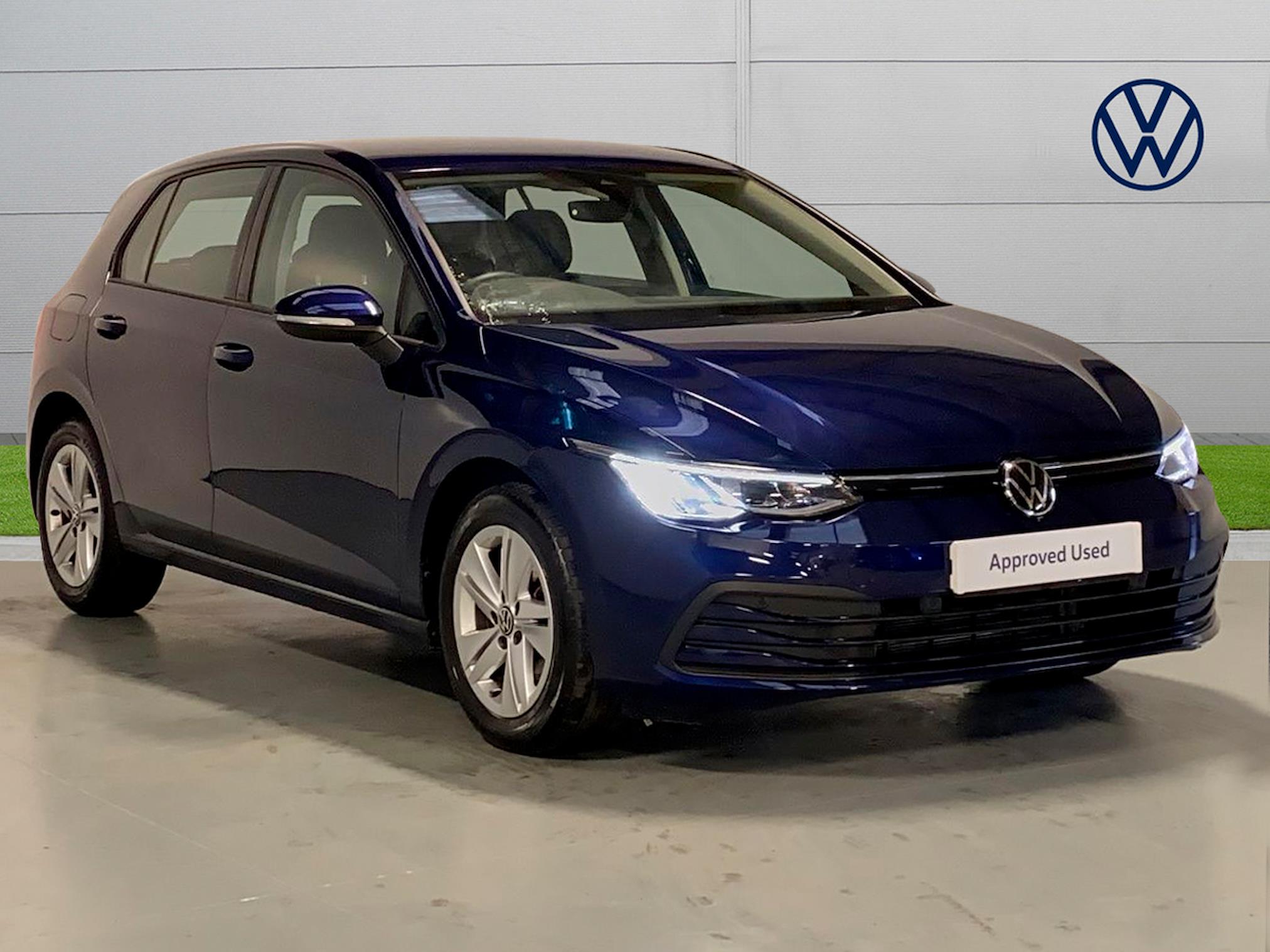 Nearly New VOLKSWAGEN GOLF 1.5 Tsi 150 Life 5Dr 2023 | Lookers Volkswagen